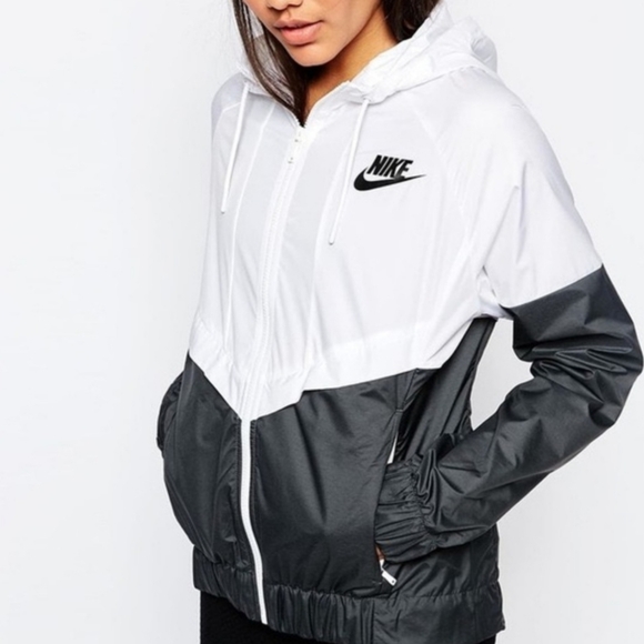 Nike Women’s Windrunner Black White Windbreaker Jacket Size S - Picture 1 of 7